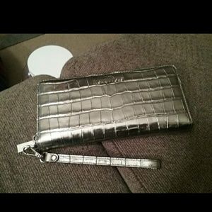 AUTHENTIC Michael kors wallet/clutch
